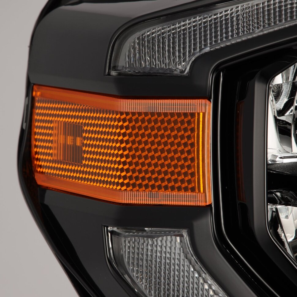 Комплект передніх Led фар Toyota Tundra 14-21 LUXX-Series AlphaRex 880830