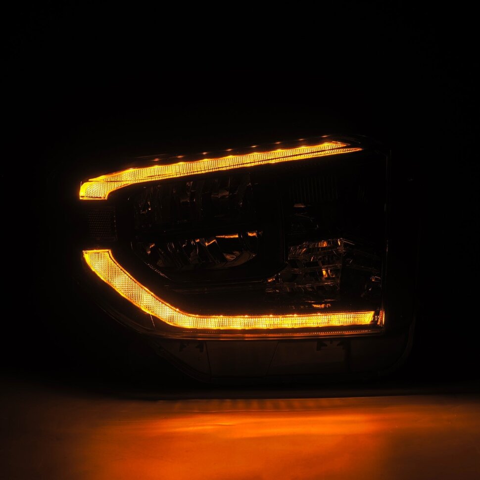 Комплект передніх Led фар Toyota Tundra 14-21 LUXX-Series AlphaRex 880830