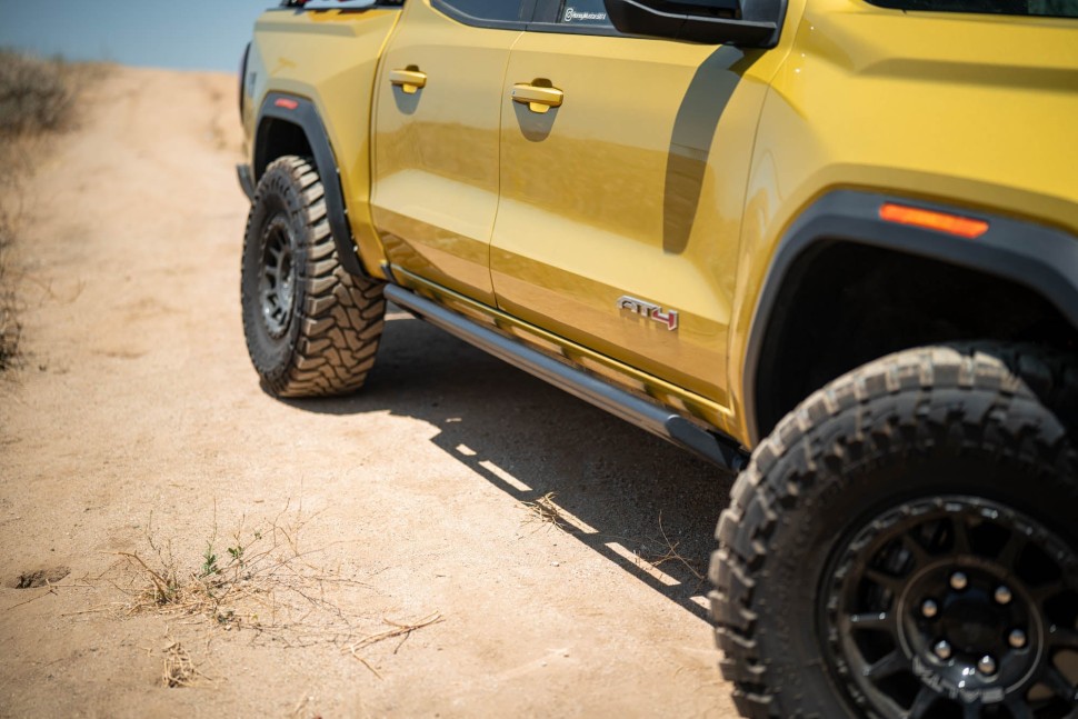 Пороги Rock Sliders Chevrolet Colorado/GMC Canyon 23-25 Crew Cab DV8 Offroad SRCS3-02