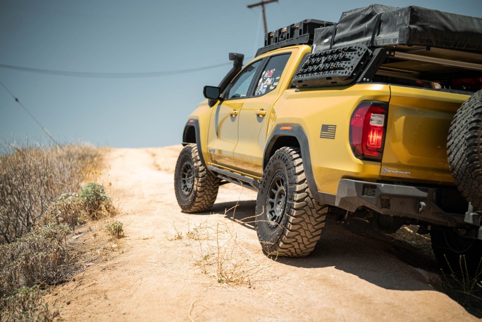 Пороги Rock Sliders Chevrolet Colorado/GMC Canyon 23-25 Crew Cab DV8 Offroad SRCS3-02