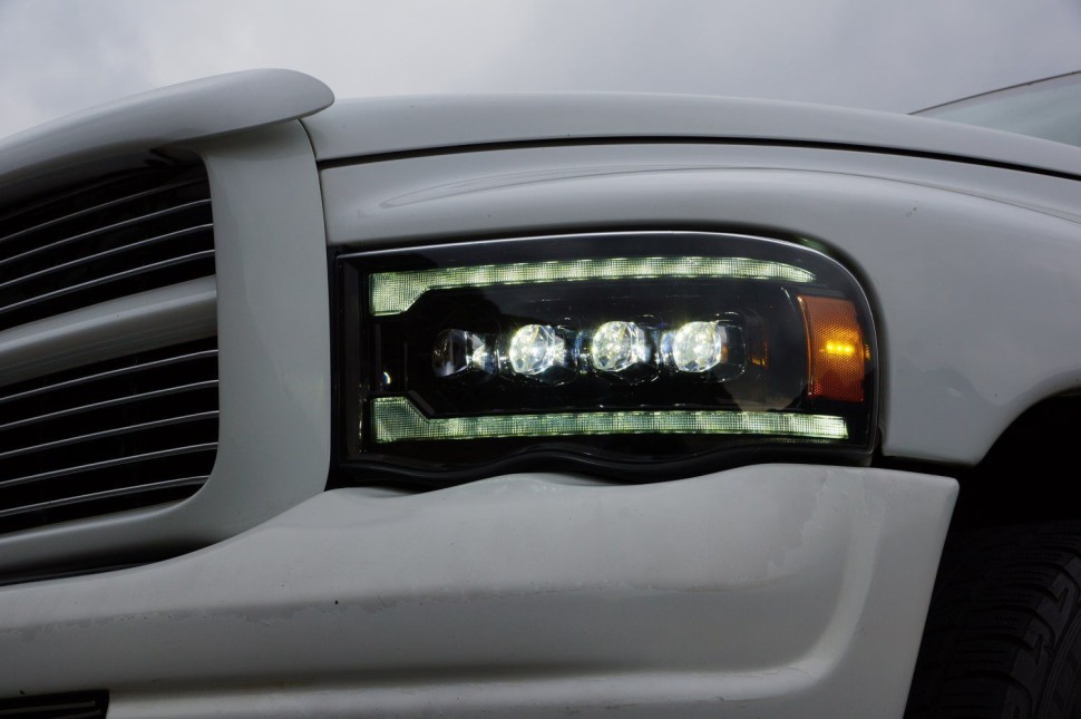 Комплект передних Led фар Dodge Ram 1500/2500/3500 02-05 NOVA-Series AlphaRex 880566