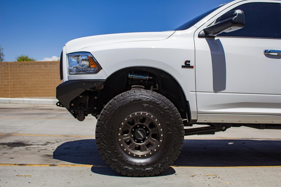 Передний бампер Dodge Ram 2500/3500 10-18 Addictive Desert Designs F511182770103