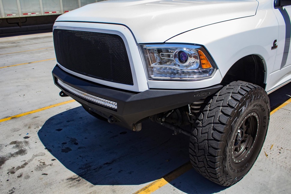 Передний бампер Dodge Ram 2500/3500 10-18 Addictive Desert Designs F511182770103