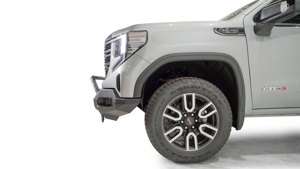 Передний бампер с центральной дугой GMC Sierra 1500/1500 22-26 Matrix Fab Fours GS23-X5852-1