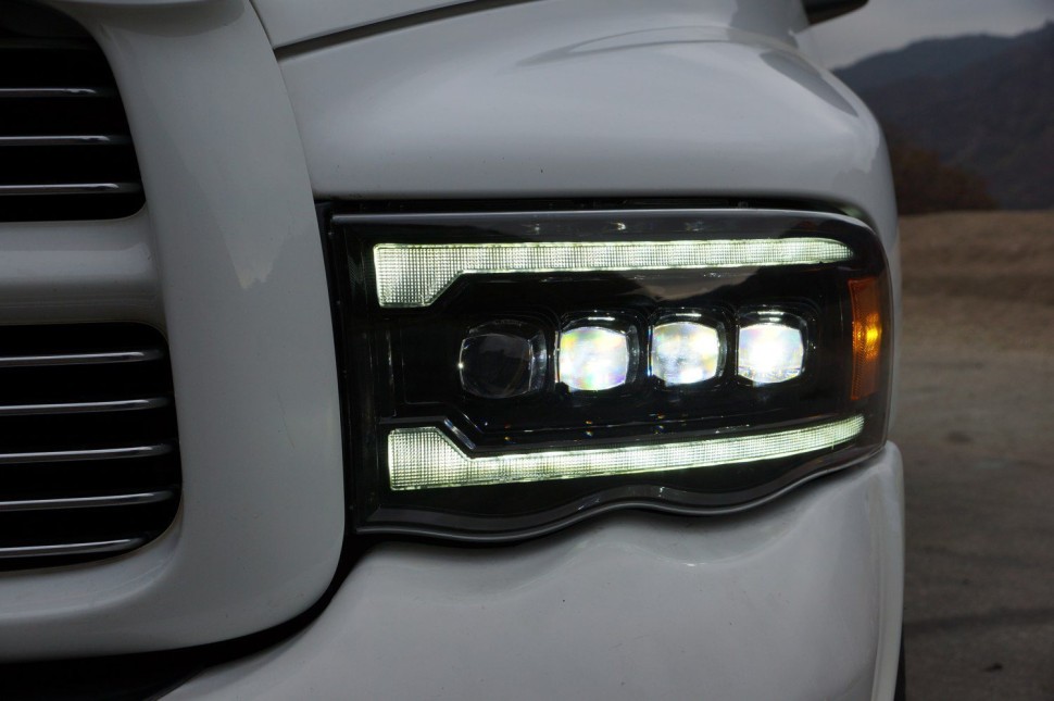 Комплект передних Led фар Dodge Ram 1500/2500/3500 02-05 NOVA-Series AlphaRex 880564