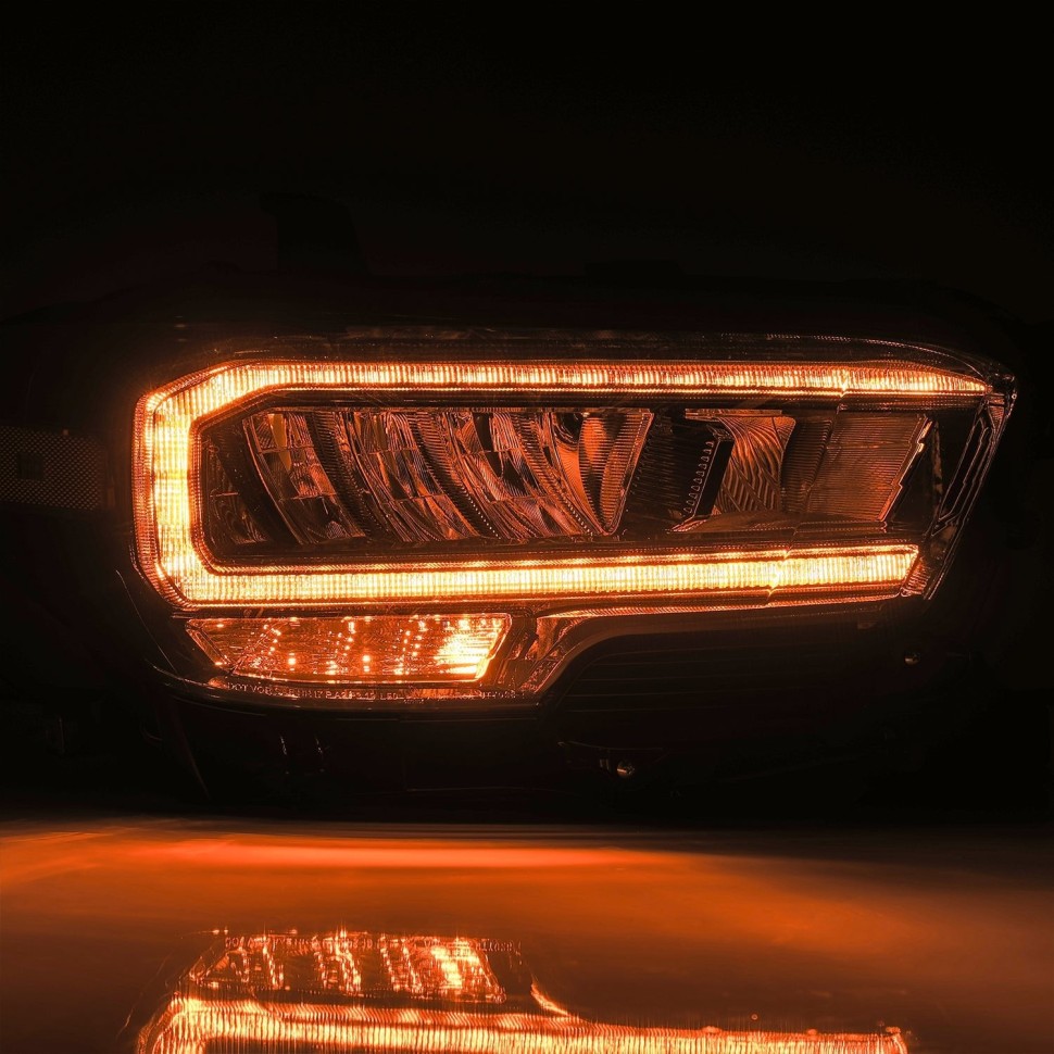Комплект передних Led фар Toyota Tacoma 16-23 LUXX-Series AlphaRex 880704