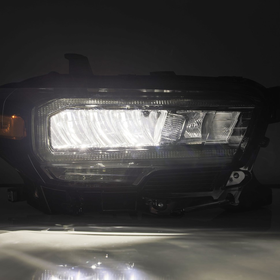 Комплект передних Led фар Toyota Tacoma 16-23 LUXX-Series AlphaRex 880704