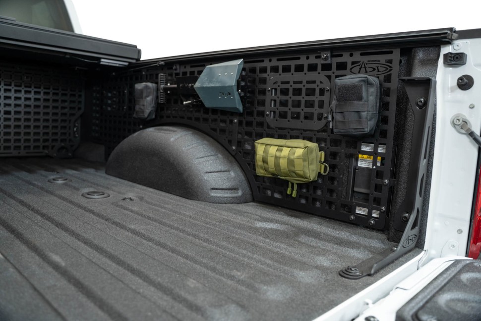 Molle панель водительская сторона Ford F-250/F-350 23-25 6'9" Addictive Desert Designs AC8103201NA
