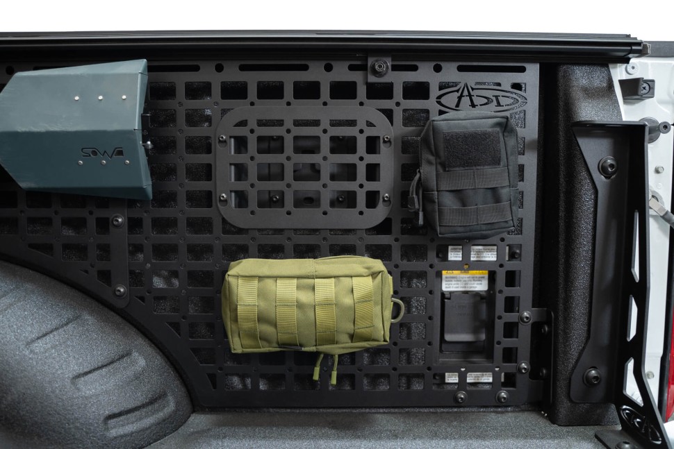 Molle панель водительская сторона Ford F-250/F-350 23-25 6'9" Addictive Desert Designs AC8103201NA
