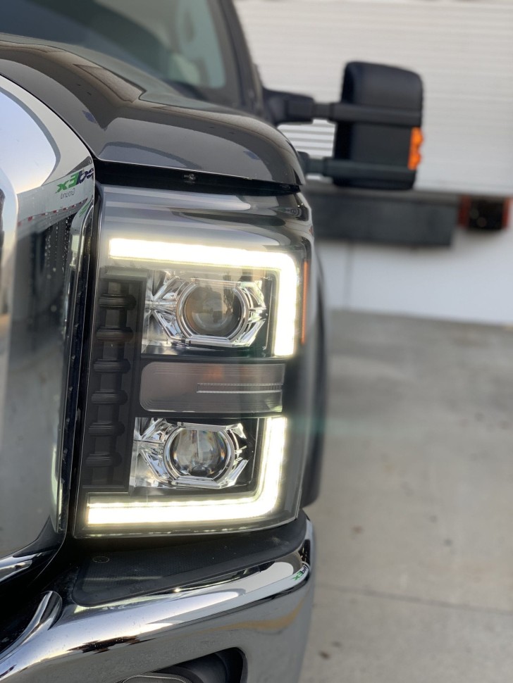 Комплект передних галогеновых фар Ford F-250/F-350/F-450/F-550 11-16 PRO-Series AlphaRex 880140