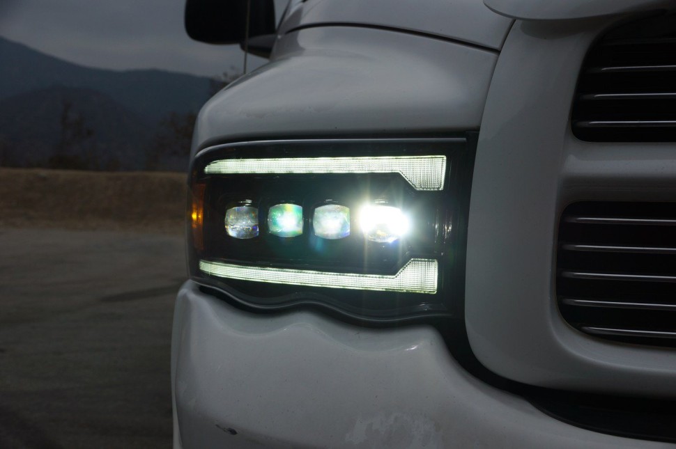 Комплект передних Led фар Dodge Ram 1500/2500/3500 02-05 NOVA-Series AlphaRex 880565