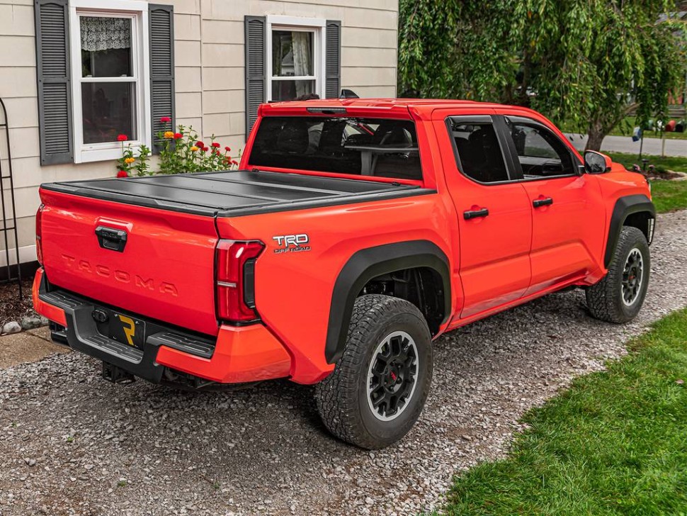 UnderCover SL24002 Select Hard Folding Tonneau Cover Ford F-150 04-14 5'7"