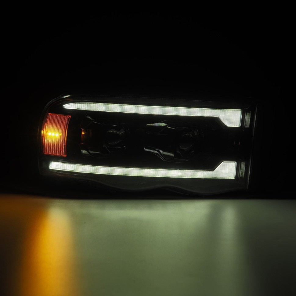 Комплект передних Led фар Dodge Ram 1500/2500/3500 02-05 LUXX-Series AlphaRex 880569