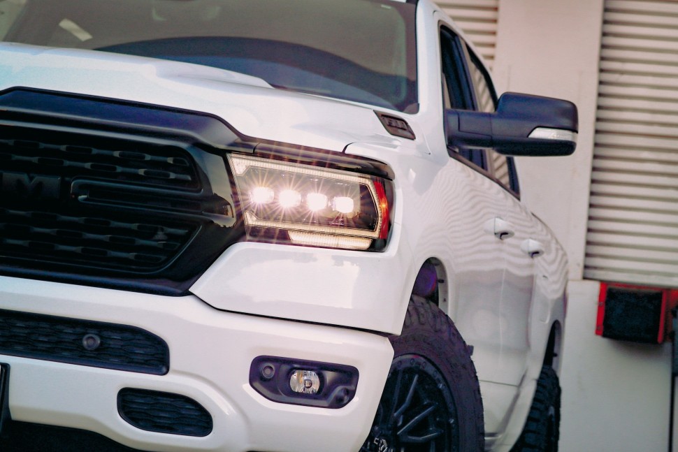 Комплект передних Led фар Dodge Ram 1500 19-24 NOVA-Series AlphaRex 880578