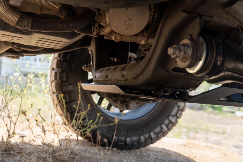 Захист двигуна Toyota Tacoma 16-23 DV8 Offroad SPTT1-04