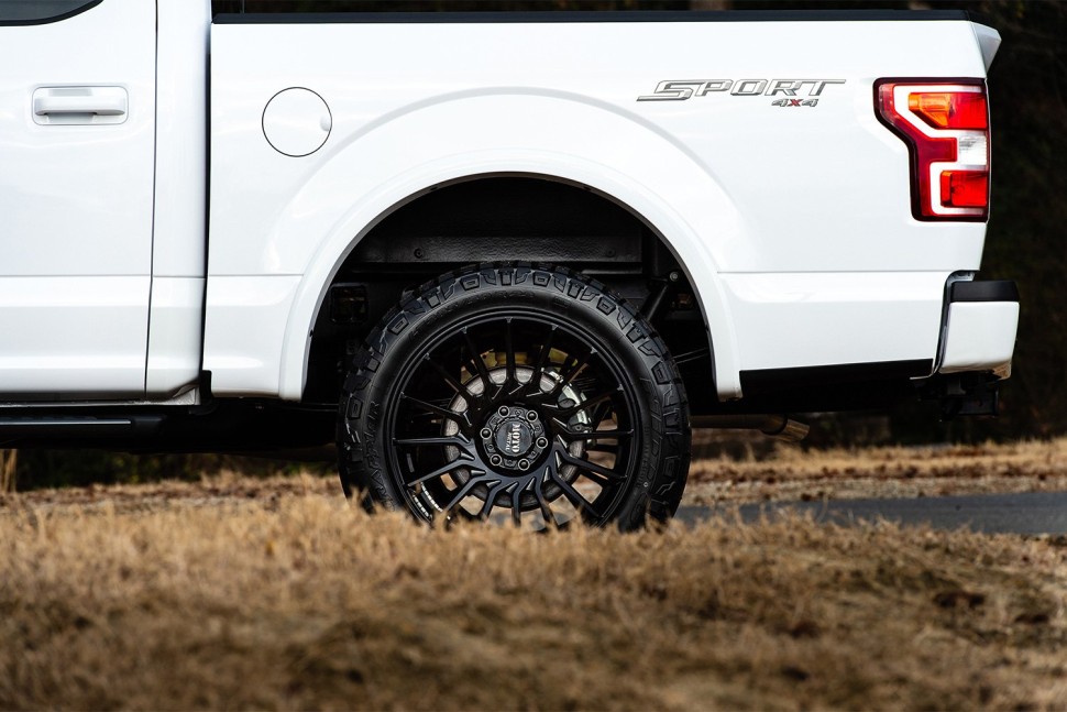 Колесный диск Moto Metal MO807 Gloss Black Machined 22x10 ET-18 MO80722063518N