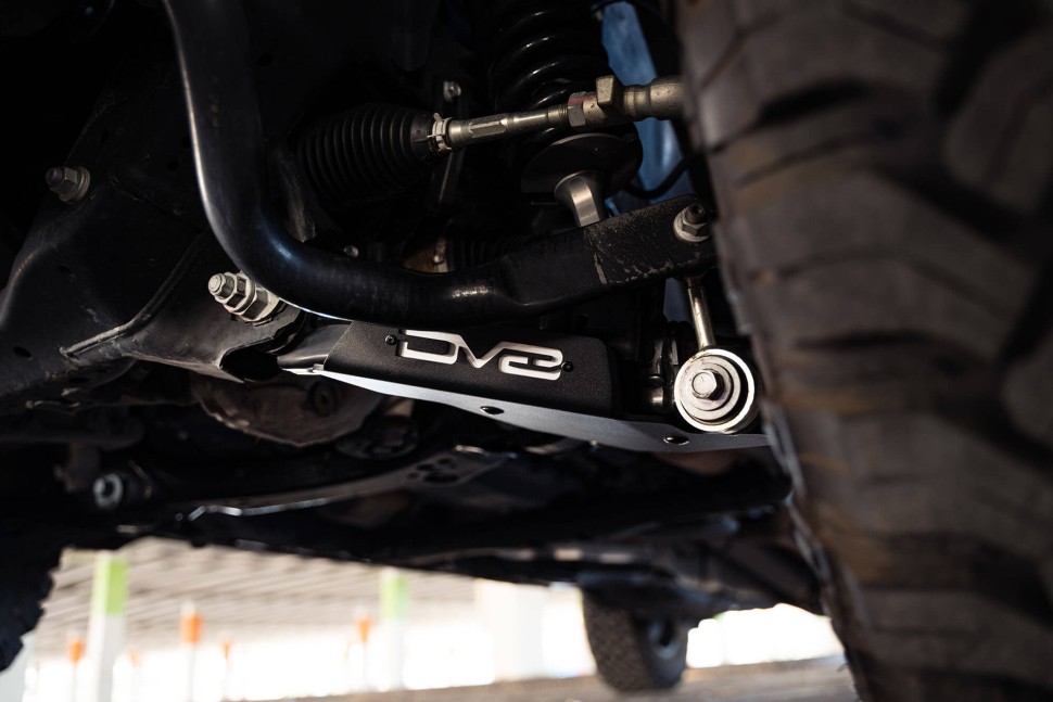 Захисні пластини важелів A-подібних Toyota Tundra 22-25 DV8 Offroad SPT2-01