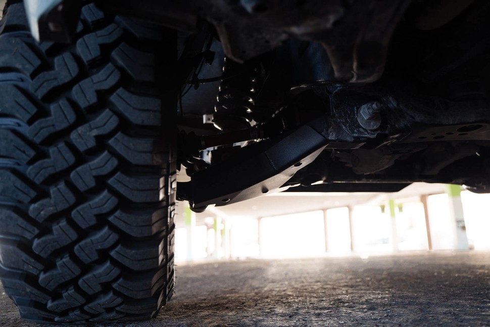 Захисні пластини важелів A-подібних Toyota Tundra 22-25 DV8 Offroad SPT2-01