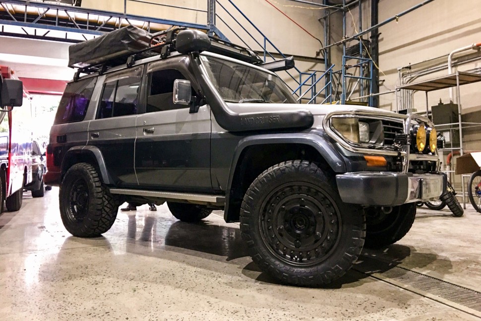 Колісний диск Black Rhino Armory Desert Sand 20x9.5 ET+6 2095ARY068180D25