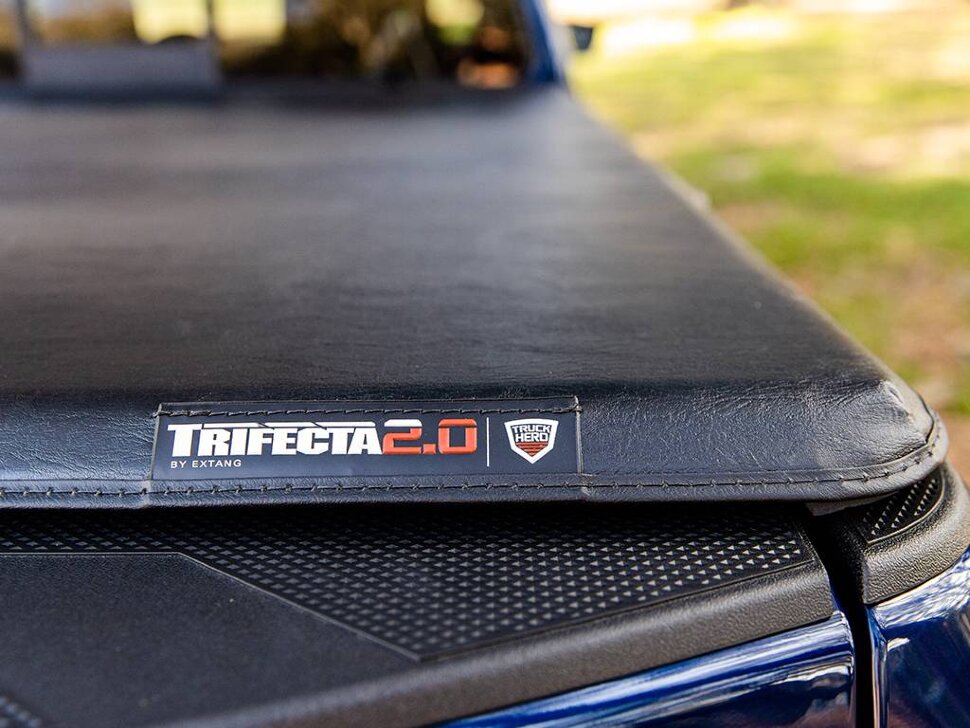 Крышка багажника складная мягкая Nissan Frontier 22-25 5' Trifecta 2.0 Extang 92961