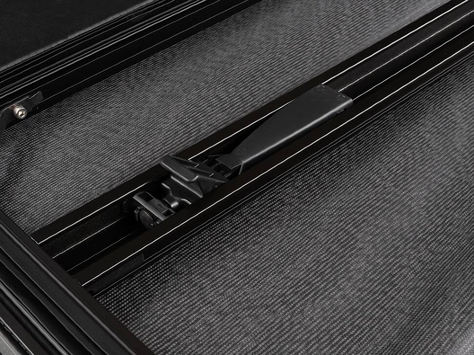 Крышка багажника складная мягкая Nissan Frontier 22-25 5' Trifecta 2.0 Extang 92961