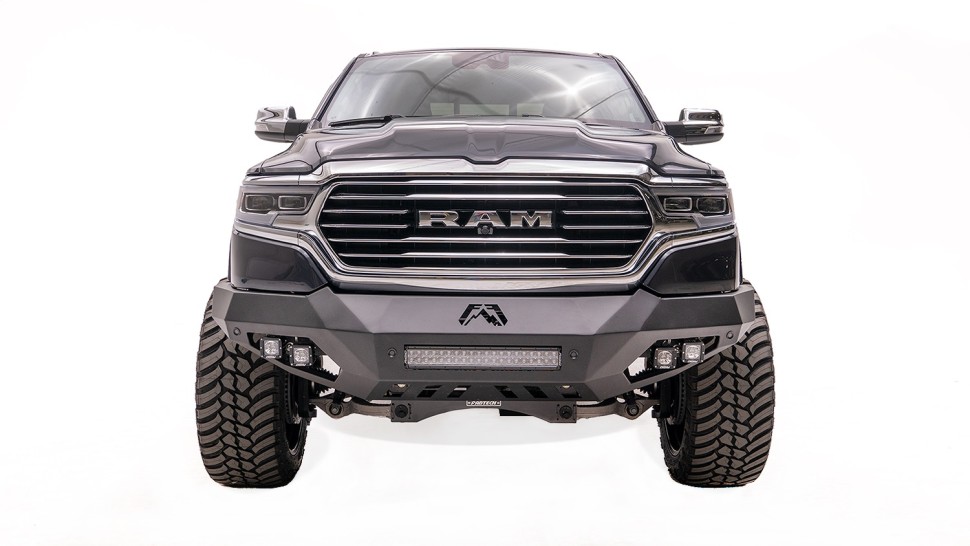 Передний бампер Dodge Ram 1500 19-24 Vengeance Fab Fours DR19-D4251-1