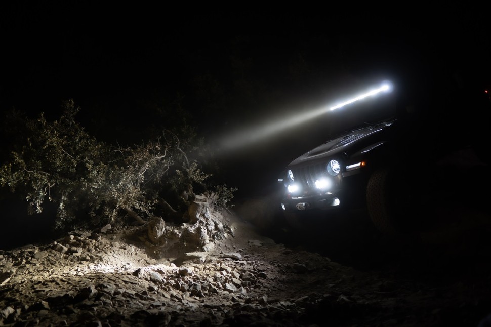 Комплект дополнительных LED фар на бампер Driving/Combo Jeep Wrangler JL/Gladiator JT 18-25 XL Pro Baja Designs 447668UP
