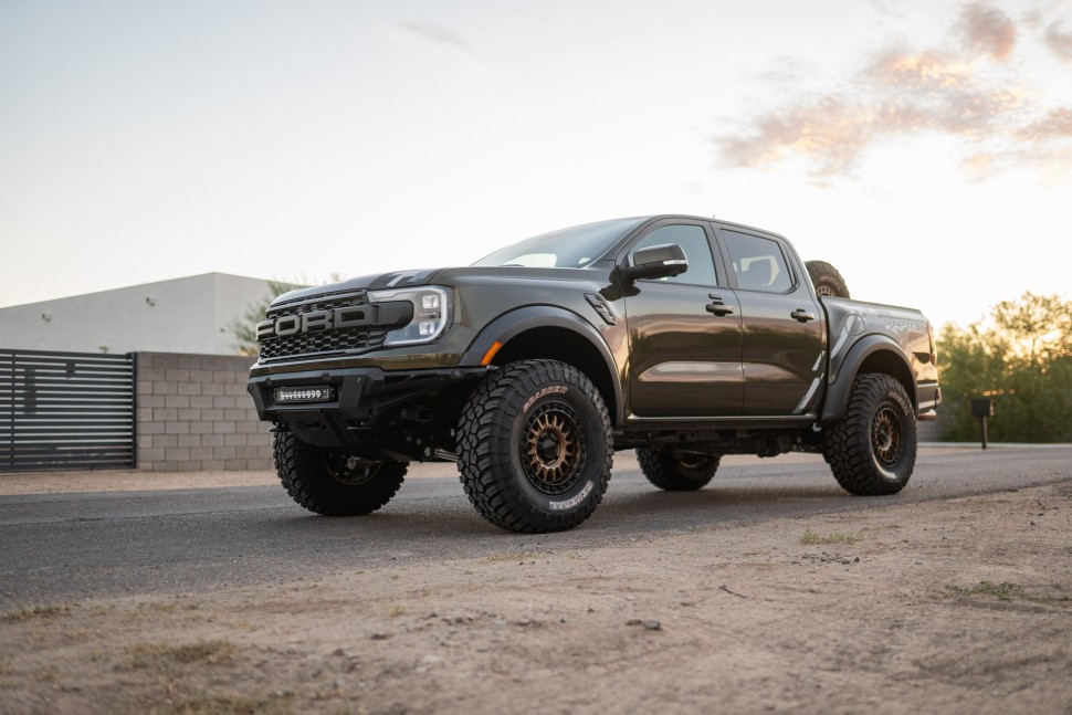 Передний бампер Ford Ranger Raptor 24-25 Addictive Desert Designs F720265070103