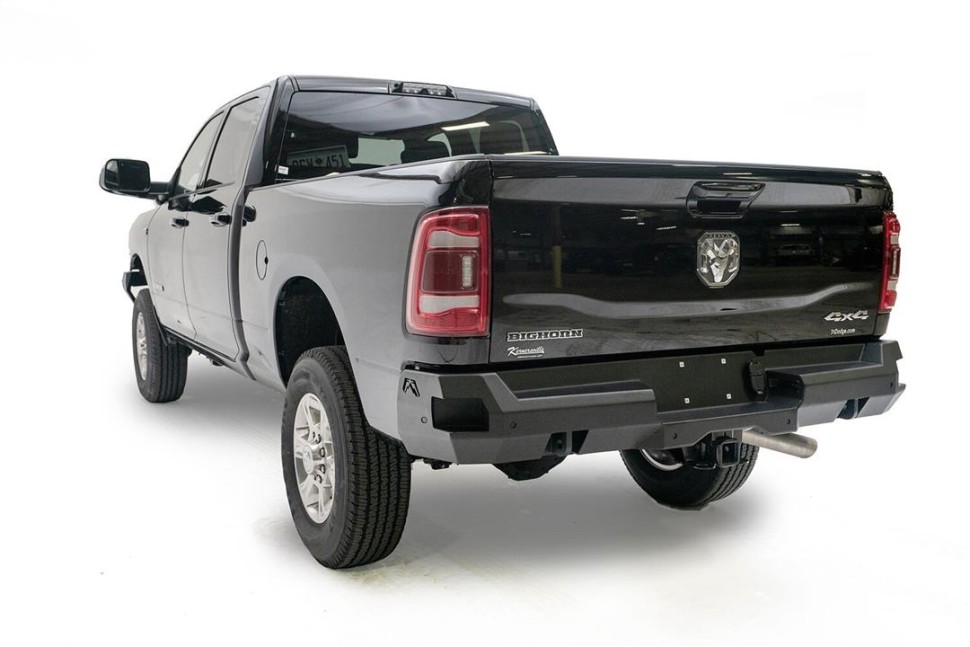 Задний бампер Dodge Ram 2500/3500 19-24 Premium Fab Fours DR19-W4451-1