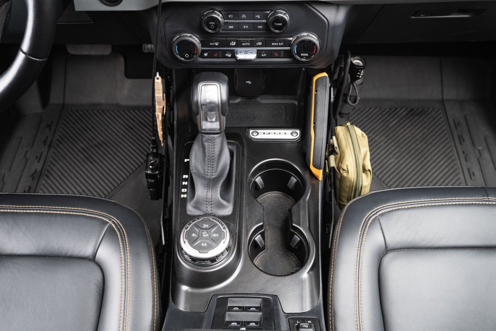 Molle панели консоли Ford Bronco 21-25 DV8 Offroad CCBR-02