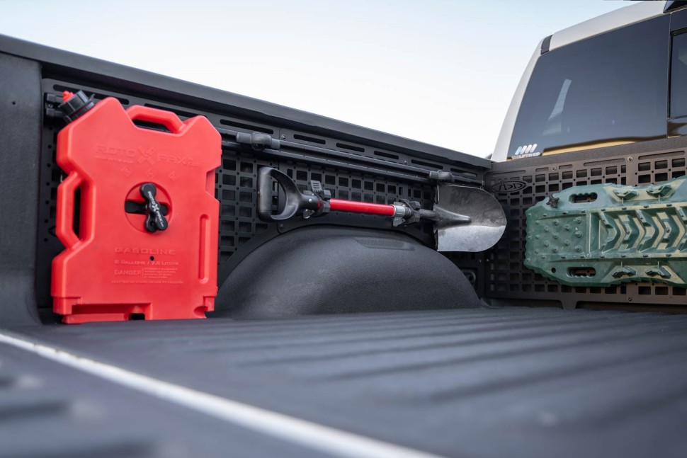 Molle панель водительская сторона Dodge Ram 1500 19-25 5'7" Addictive Desert Designs AC6201901NA-D