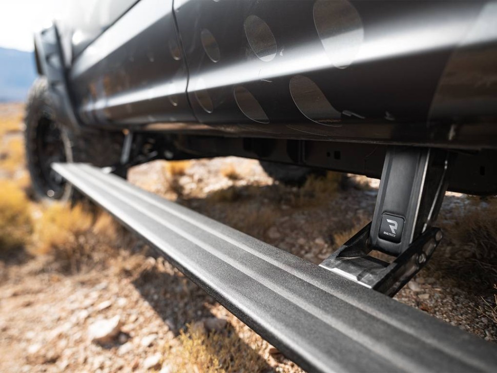 Электрические подножки Chevrolet Silverado/GMC Sierra 2500/3500 17-19 PowerStep Smart AMP Research 86247-01A