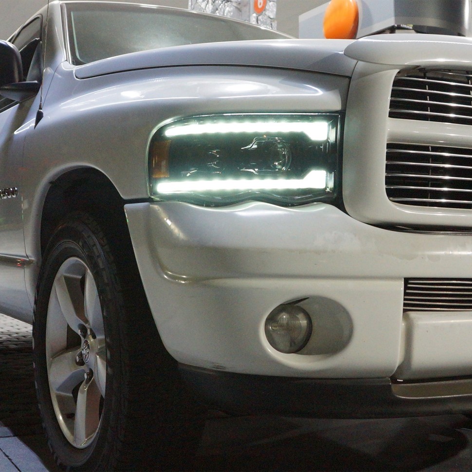 Комплект передних галогеновых фар Dodge Ram 1500/2500/3500 02-05 PRO-Series AlphaRex 880571