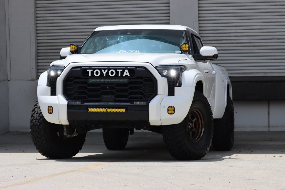 Комплект передних Led фар Toyota Tundra/Sequoia 22-25 LUXX-Series AlphaRex 880873