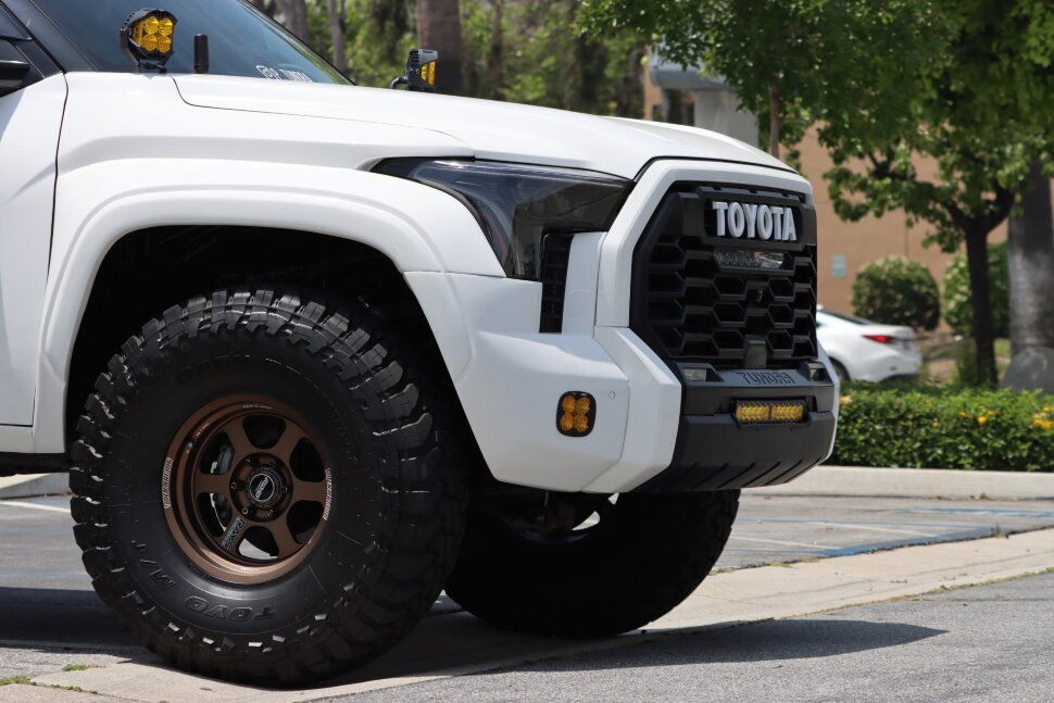 Комплект передних Led фар Toyota Tundra/Sequoia 22-25 LUXX-Series AlphaRex 880873