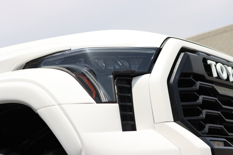 Комплект передних Led фар Toyota Tundra/Sequoia 22-25 LUXX-Series AlphaRex 880873