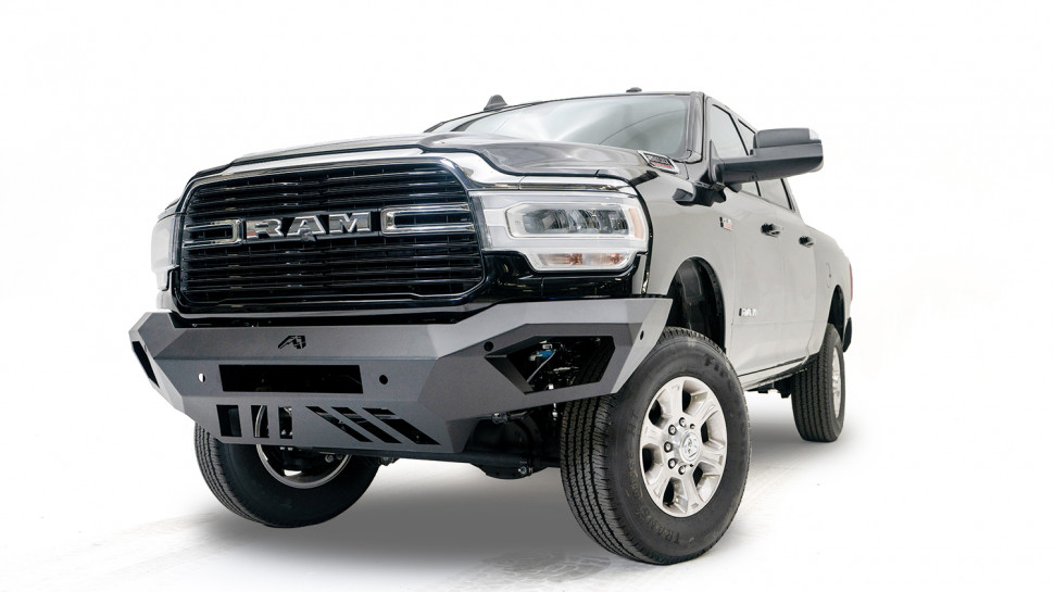 Передний бампер Vengeance Dodge Ram 2500/3500 19-20 Fab Fours DR19-V4451-1