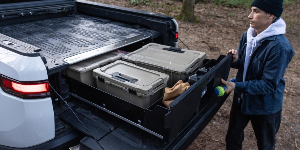 Ящики в кузов пікапа Rivian R1T 22-26 4'6" Decked YV1