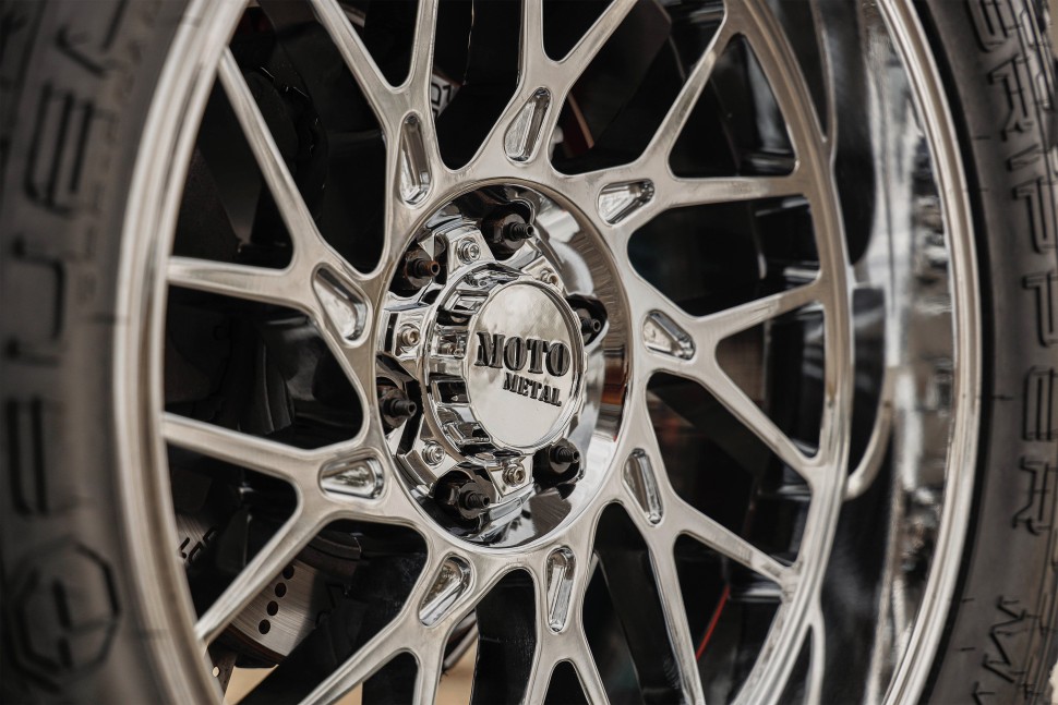 Колесный диск Moto Metal MO805 Chrome 20x10 ET-18 MO80521063218N