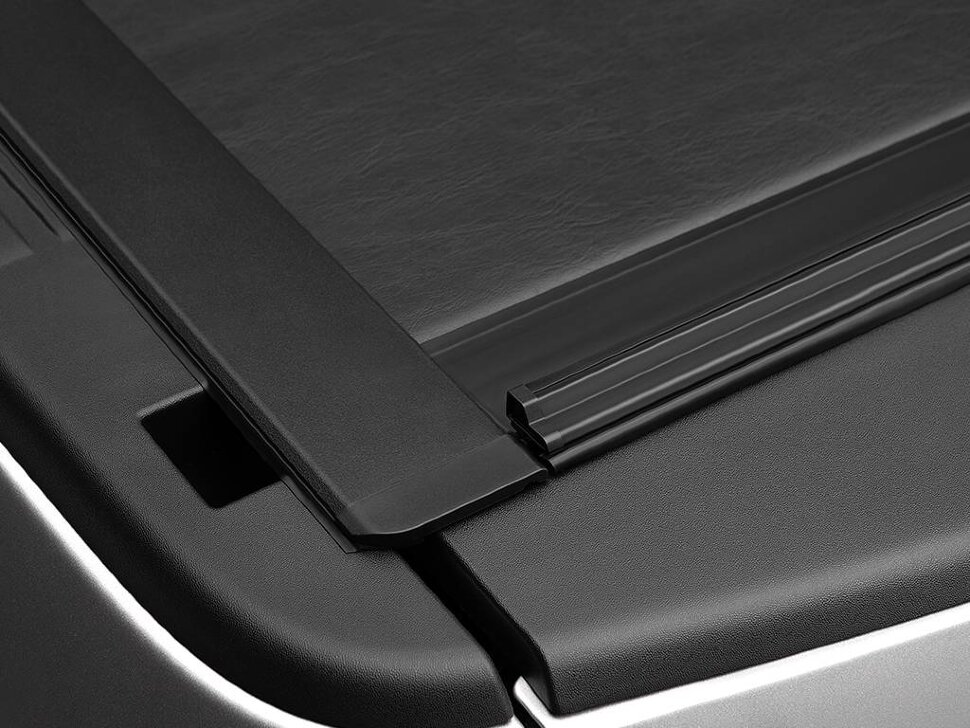 Ролета багажника висувна Chevrolet Silverado/GMC Sierra 1500/2500/3500 14-19 8' M-Series Roll-N-Lock LG222M