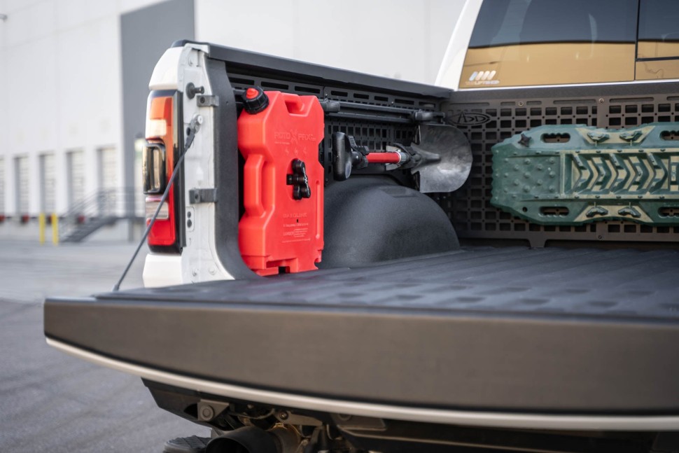 Molle панель пассажирская сторона Dodge Ram 1500 19-25 5'7" Addictive Desert Designs AC6201901NA-P