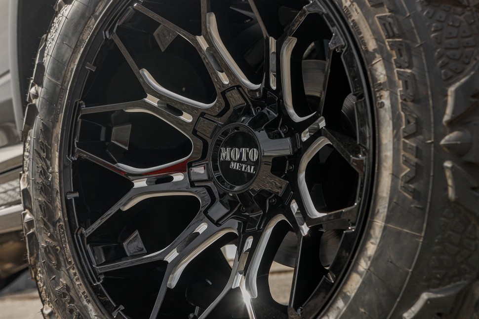 Колісний диск Moto Metal Sniper Gloss Black Milled 20x9 ET MO80829067300