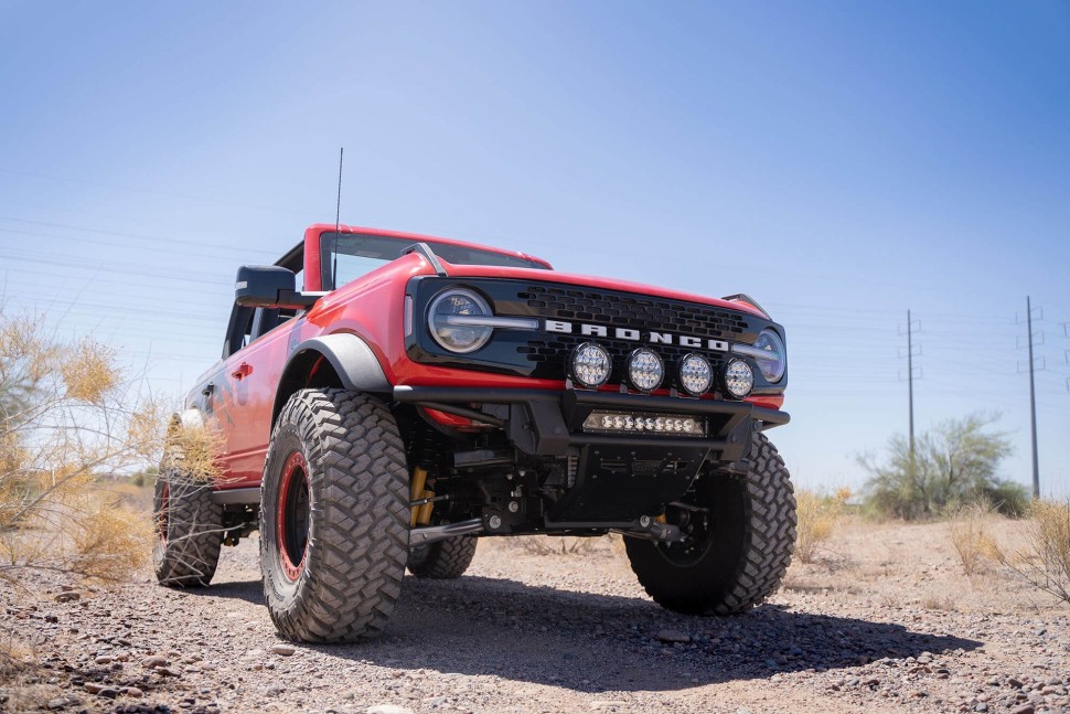 Передний бампер Ford Bronco 21-25 Addictive Desert Designs F238100010103