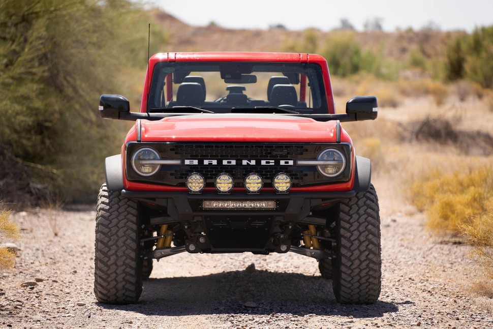 Передний бампер Ford Bronco 21-25 Addictive Desert Designs F238100010103