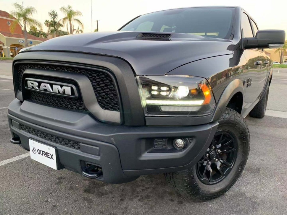 Комплект передних галогеновых фар Dodge Ram 1500/2500/3500/4500/5500 09-18 PRO-Series AlphaRex 880523
