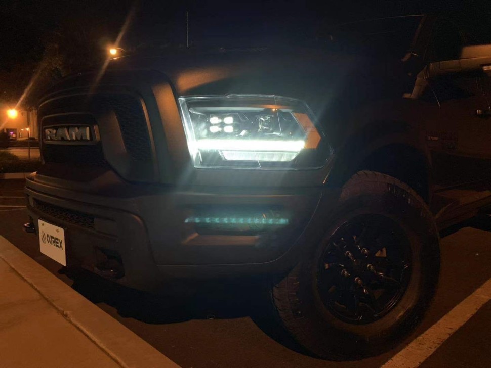 Комплект передних галогеновых фар Dodge Ram 1500/2500/3500/4500/5500 09-18 PRO-Series AlphaRex 880523