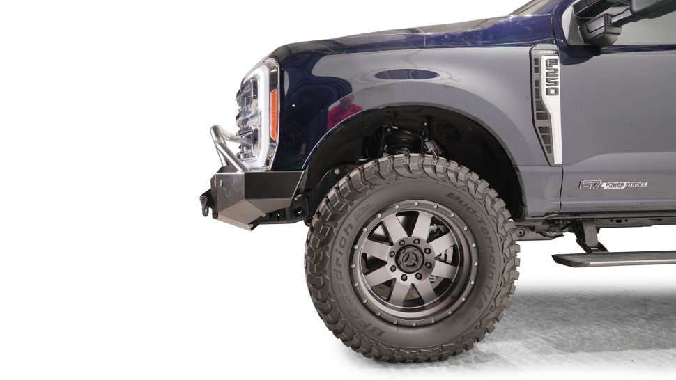 Передний бампер с центральной дугой Ford F-250/F-350 23-26 Premium Fab Fours FS23-A5952-1