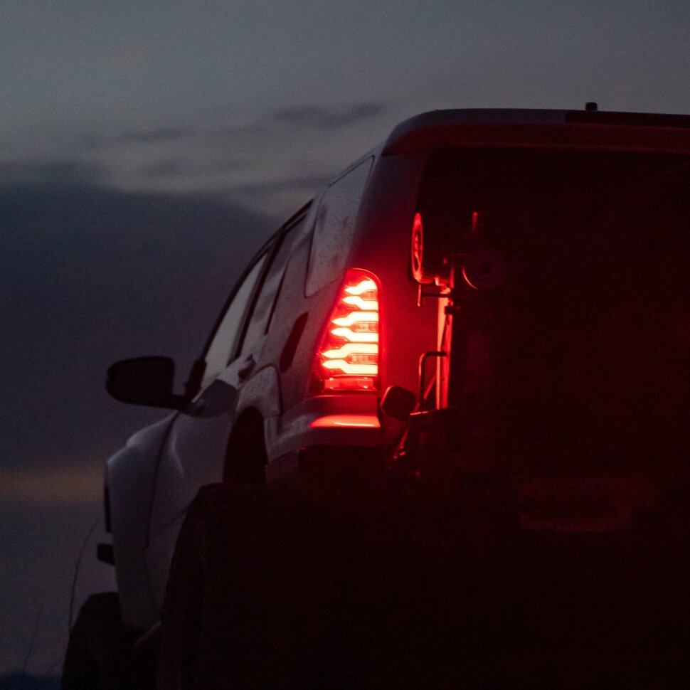 Світлодіодні задні ліхтарі Toyota 4Runner 03-09 LUXX-Series AlphaRex 690080