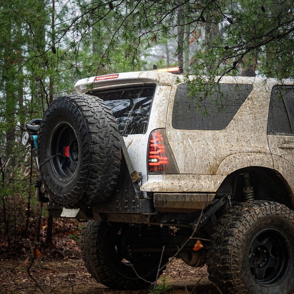 Світлодіодні задні ліхтарі Toyota 4Runner 03-09 LUXX-Series AlphaRex 690080