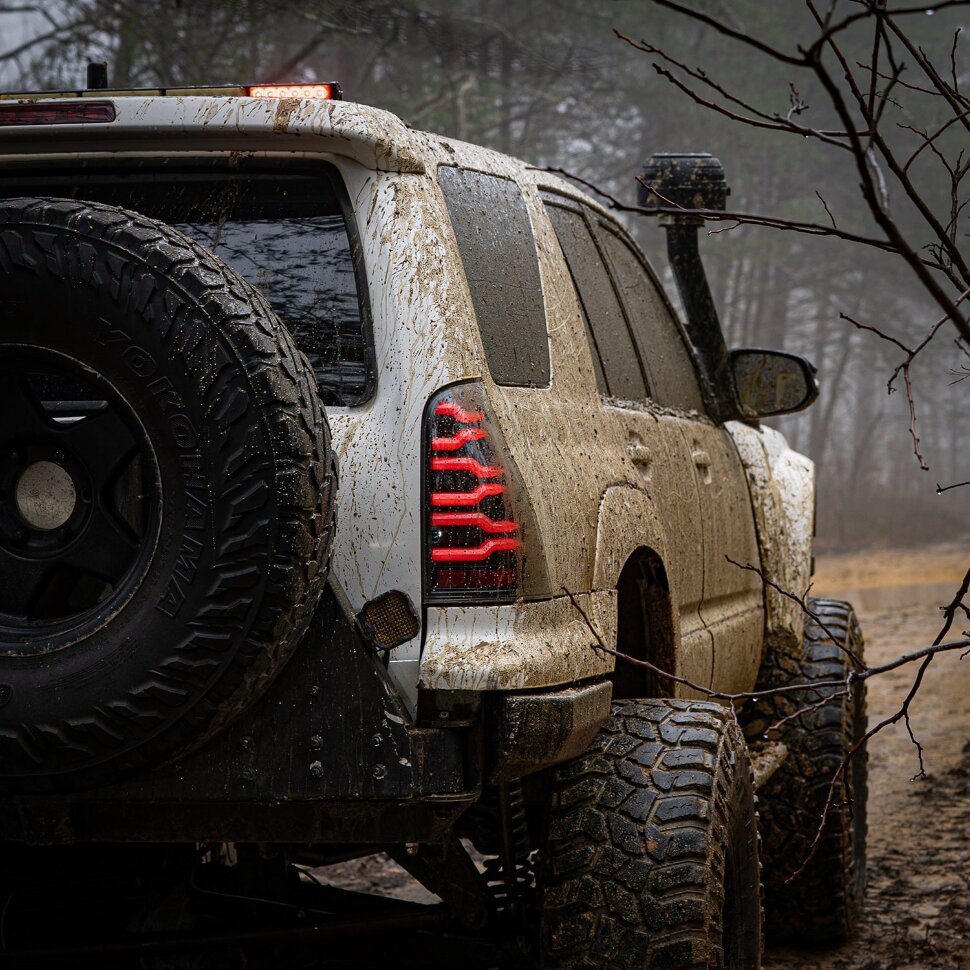 Світлодіодні задні ліхтарі Toyota 4Runner 03-09 LUXX-Series AlphaRex 690080